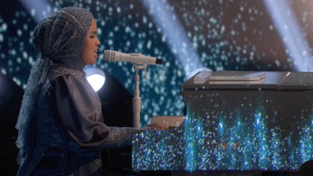 uploads/article/2023/09/simon-cowell-peluk-putri-510944feb55a49d.png