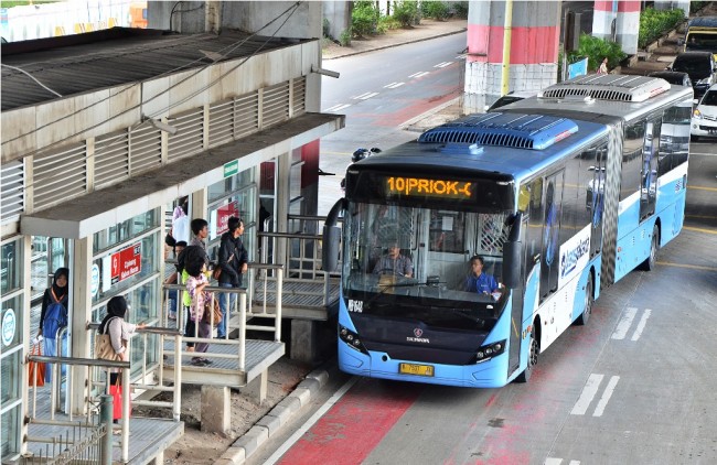 /uploads/uploads/photos/2017/01/27/0908023transjakarta.jpg